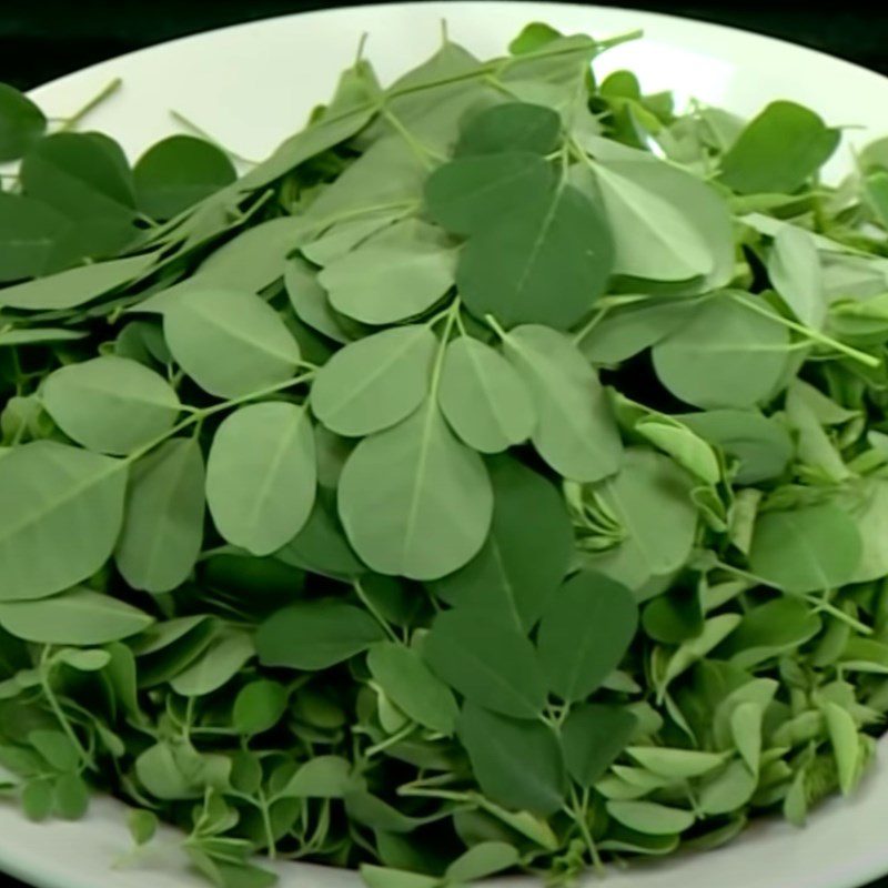 Step 1 Prepare the ingredients for Abalone Mushroom Soup with Moringa