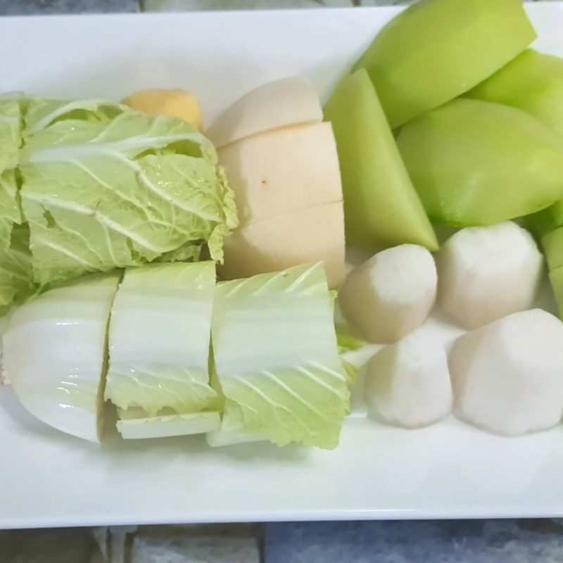 Step 1 Prepare ingredients for vegetarian Pho with mushrooms