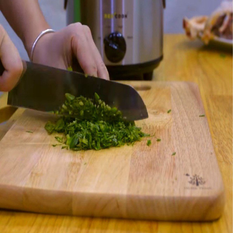 Step 1 Prepare the Ingredients for Pork Heart and Mung Bean Porridge Using a Slow Cooker