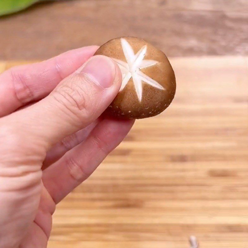 Step 1 Prepare the Ingredients for Shiitake Mushrooms with Pineapple (Recipe shared by Tiktok Vegetarian Kitchen XANH)