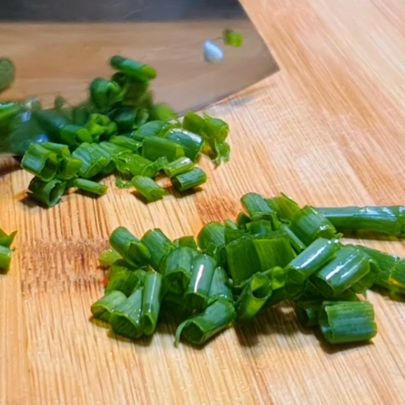 Step 1 Prepare ingredients for vegetarian ginger braised pineapple