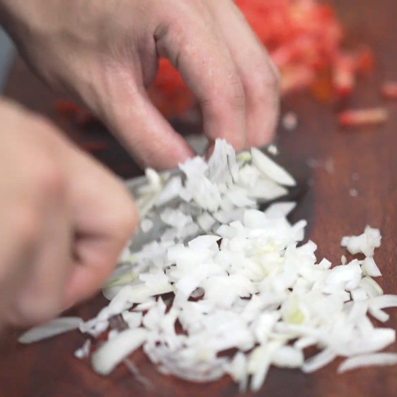 Step 1 Prepare the ingredients for Cheese Chicken Stir-Fried Noodles