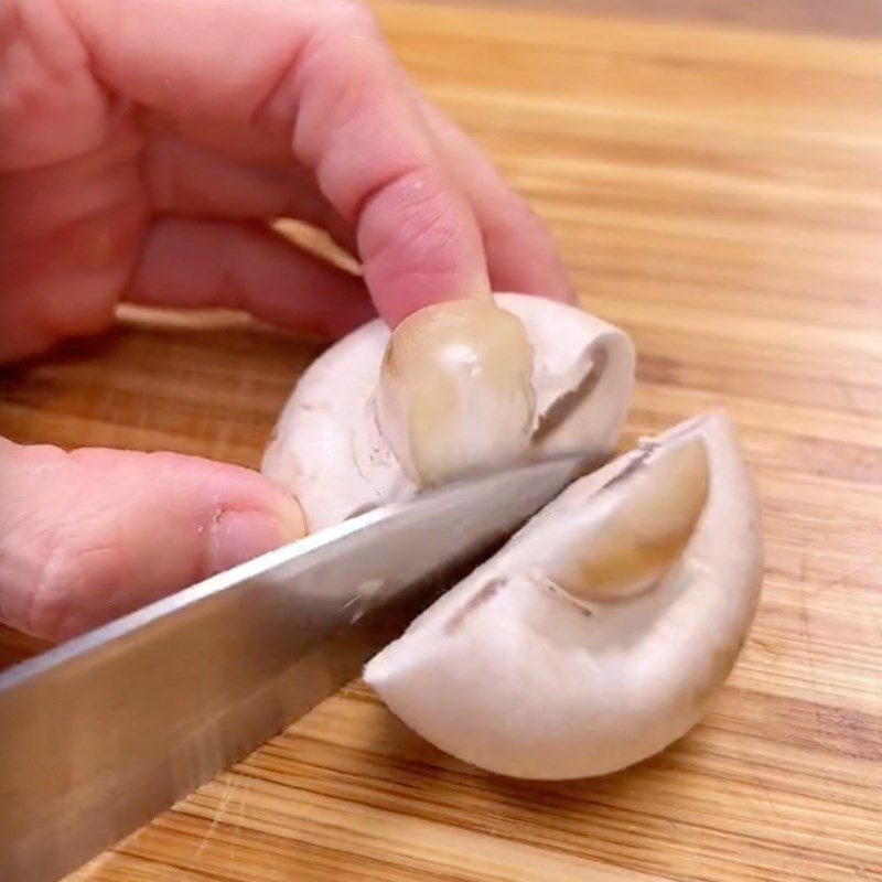 Step 1 Prepare the Ingredients for Shiitake Mushrooms with Pineapple (Recipe shared by Tiktok Vegetarian Kitchen XANH)