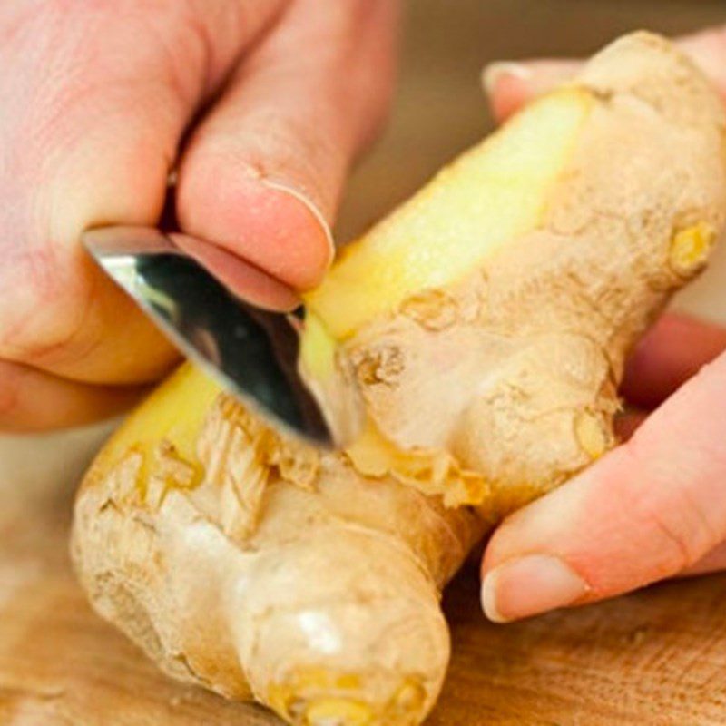 Step 1 Prepare the ingredients for crispy chicken mushroom with sauce