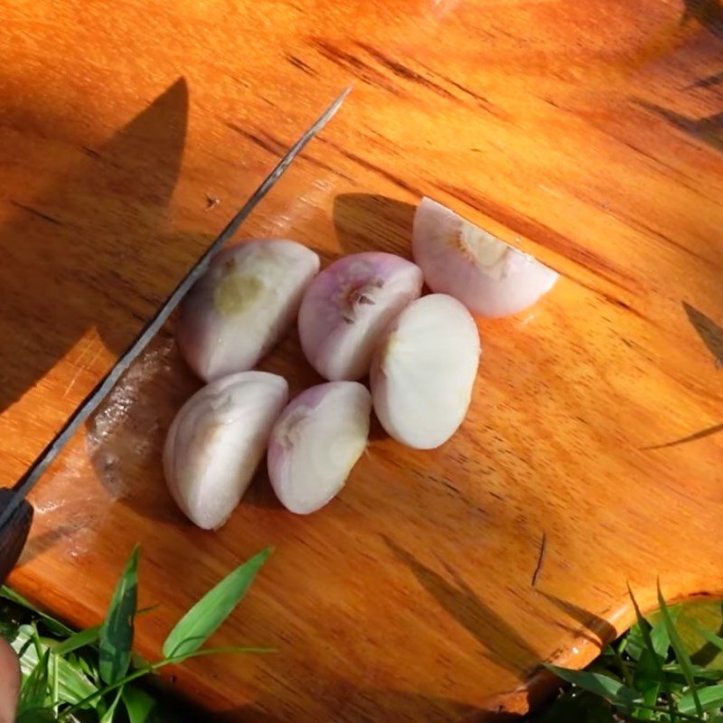 Step 1 Prepare the ingredients for Roasted Black Chicken stuffed with Pumpkin