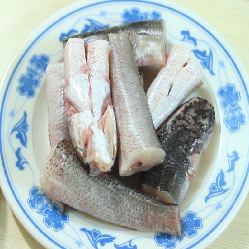 Step 1 Prepare the Ingredients for Fried Snakehead Fish with Lemongrass and Chili