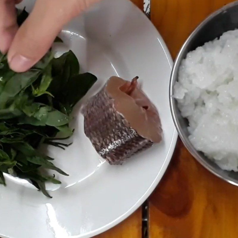 Step 1 Prepare the ingredients for Snakehead Fish Porridge with Water Spinach