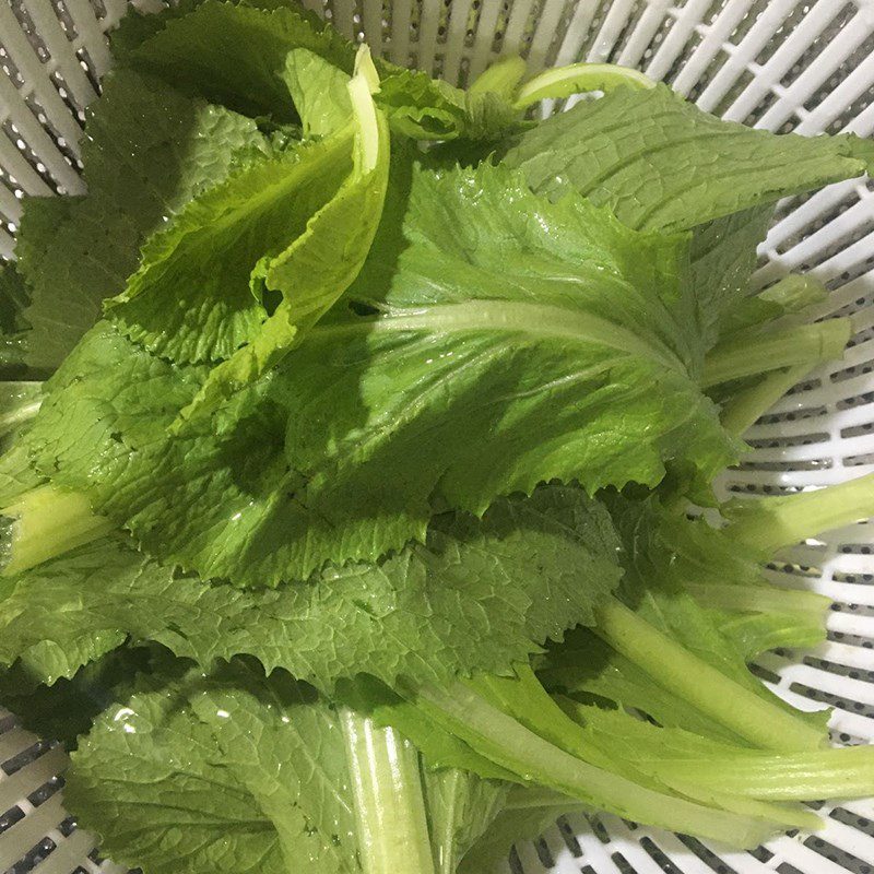 Step 1 Prepare the ingredients for Green Mustard Soup with Chicken Guts