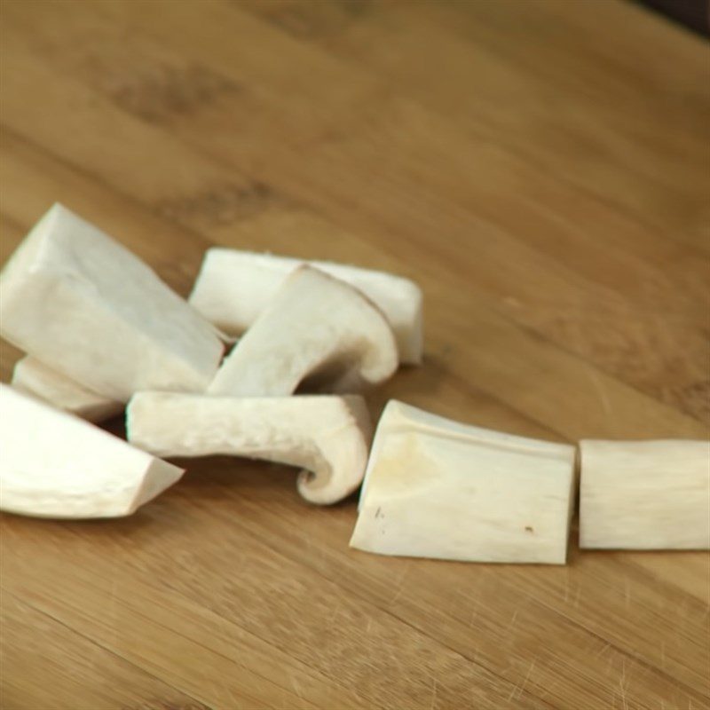 Step 1 Prepare the Ingredients for Tamarind Chicken Thigh Mushroom Stew