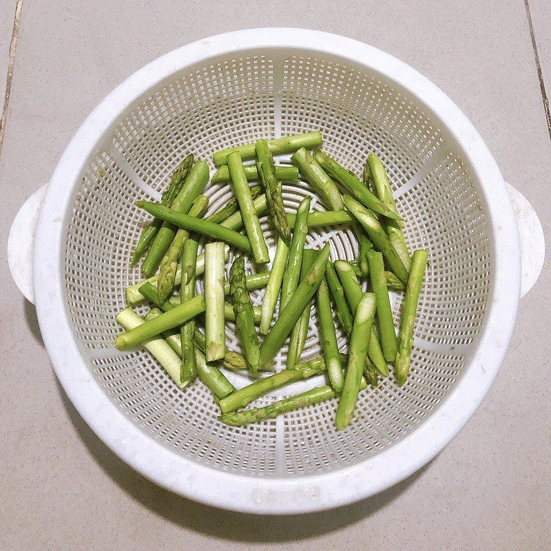 Step 1 Prepare the Ingredients for Garlic Stir-Fried Asparagus