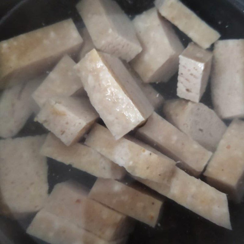 Step 1 Prepare the ingredients for Stir-fried fish cake with lemongrass and chili