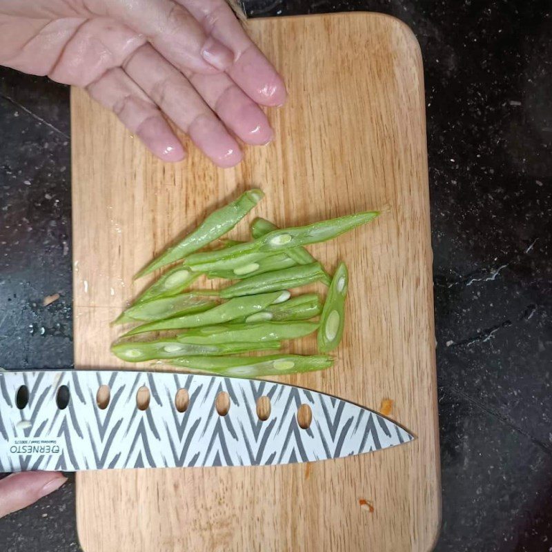 Step 1 Prepare the ingredients for Stir-fried Noodles with Mixed Vegetables