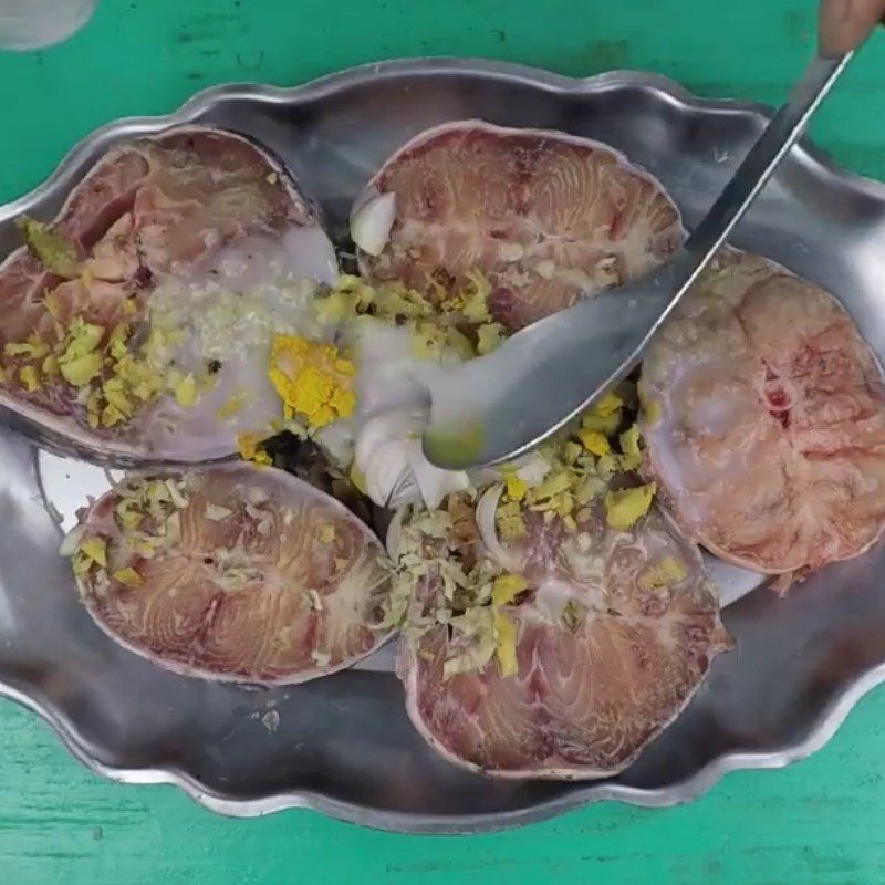 Step 1 Prepare ingredients for Snakehead catfish cooked in a clay pot