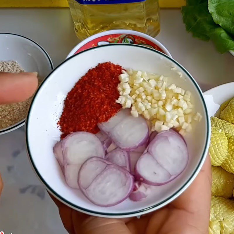 Step 1 Prepare the ingredients for fried vegetarian chicken with fish sauce