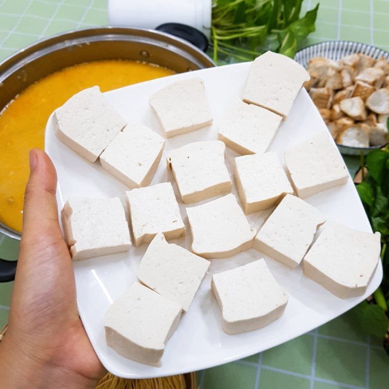 Step 2 Prepare the ingredients for the chicken hotpot with fermented tofu