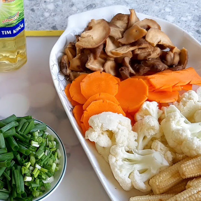 Step 1 Prepare the ingredients for Sweet and Sour Vegetarian Ribs from Shiitake Mushrooms