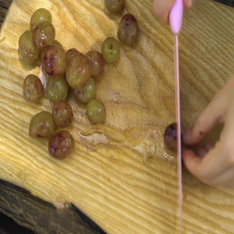 Step 1 Prepare the ingredients for Chicken with Grapes