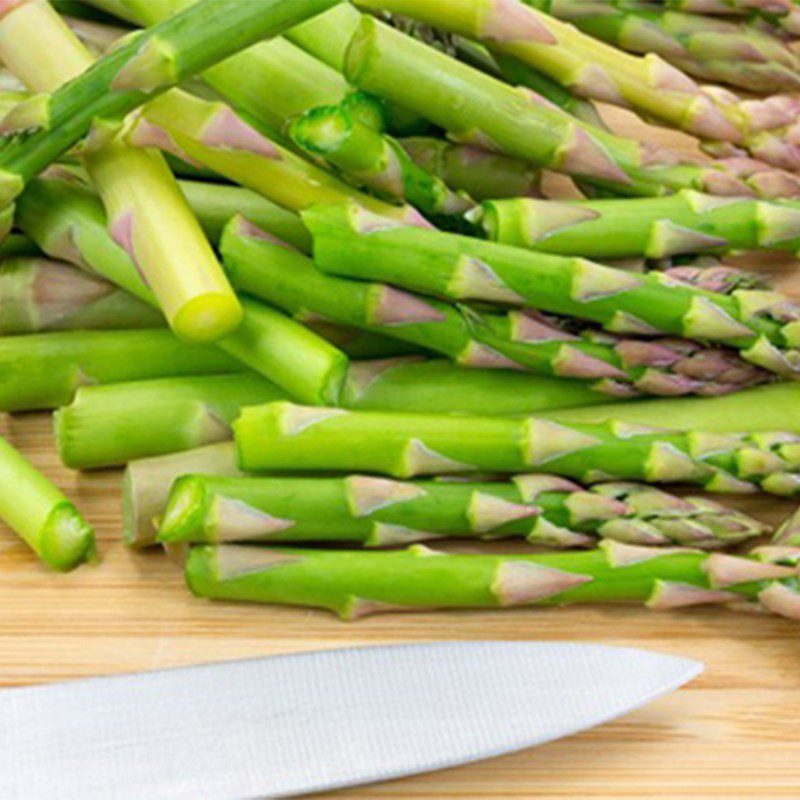 Step 1 Prepare ingredients Stir-fried asparagus with squid