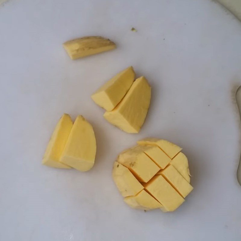 Step 1 Prepare the ingredients for Gấc sticky rice dumplings with mung bean filling