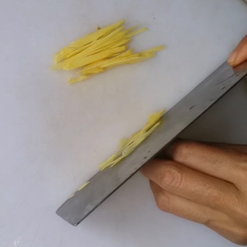 Step 1 Prepare the ingredients for Gấc sticky rice dumplings with mung bean filling