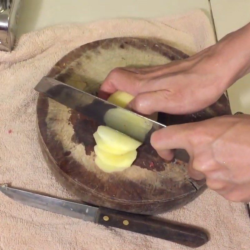 Step 2 Prepare the side ingredients for Beef and Potato Porridge