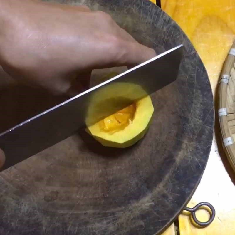 Step 2 Prepare the side ingredients for beef pumpkin porridge