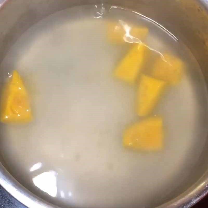Step 2 Prepare the side ingredients for beef pumpkin porridge