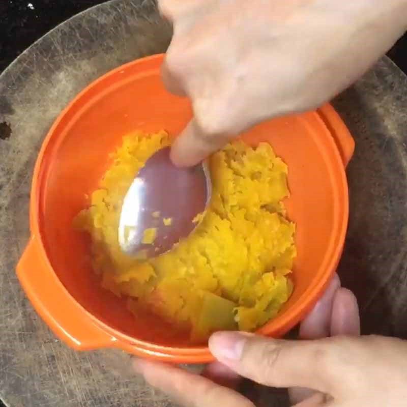 Step 2 Prepare the side ingredients for beef pumpkin porridge