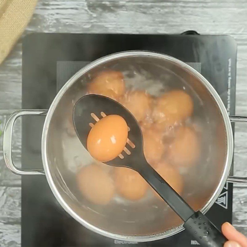 Step 1 Prepare ingredients and boil eggs Egg in leaf and flower shapes