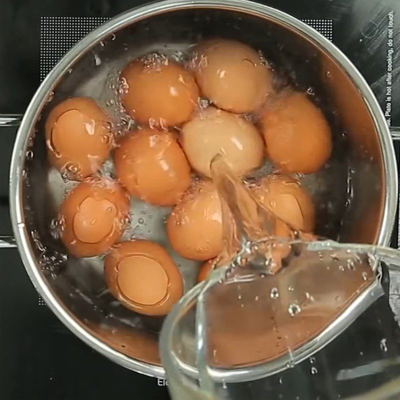 Step 1 Prepare ingredients and boil eggs Egg in leaf and flower shapes