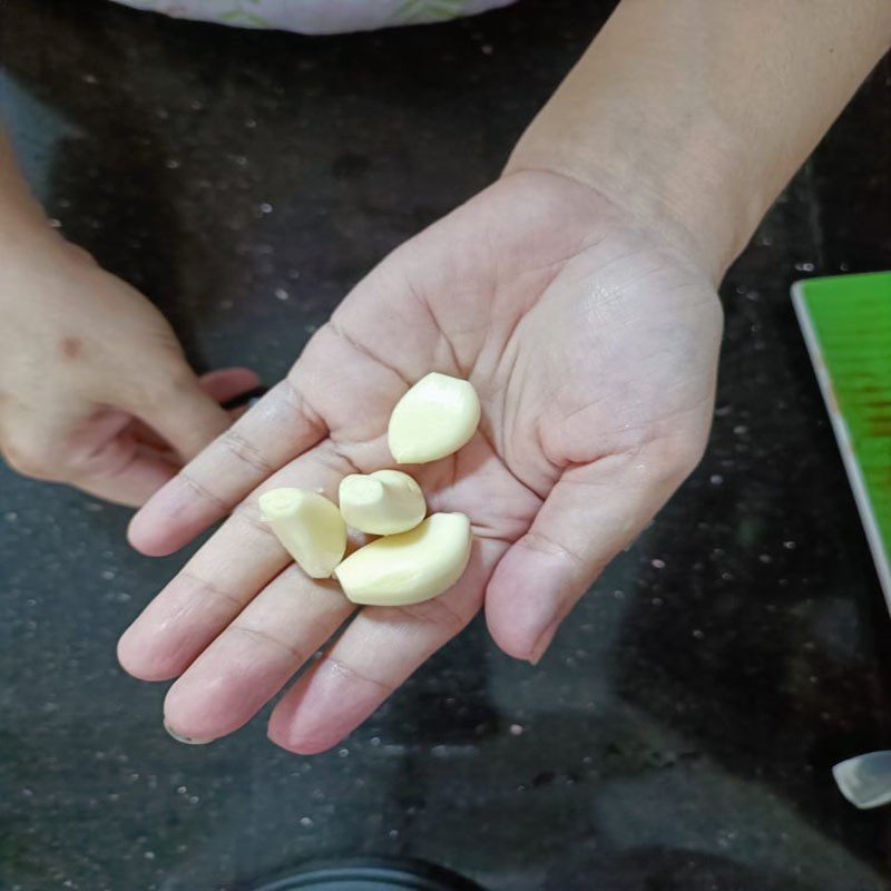 Step 1 Prepare ingredients and marinate the Garlic Butter Steak (user-shared recipe)