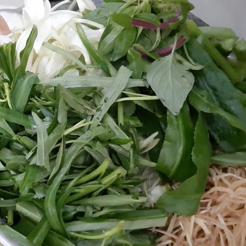 Step 2 Prepare the accompanying vegetables Snakeskin Catfish Hotpot with Fermented Rice