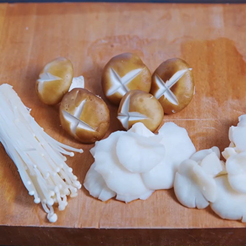 Step 2 Prepare the vegetables Seafood Udon with vegetables