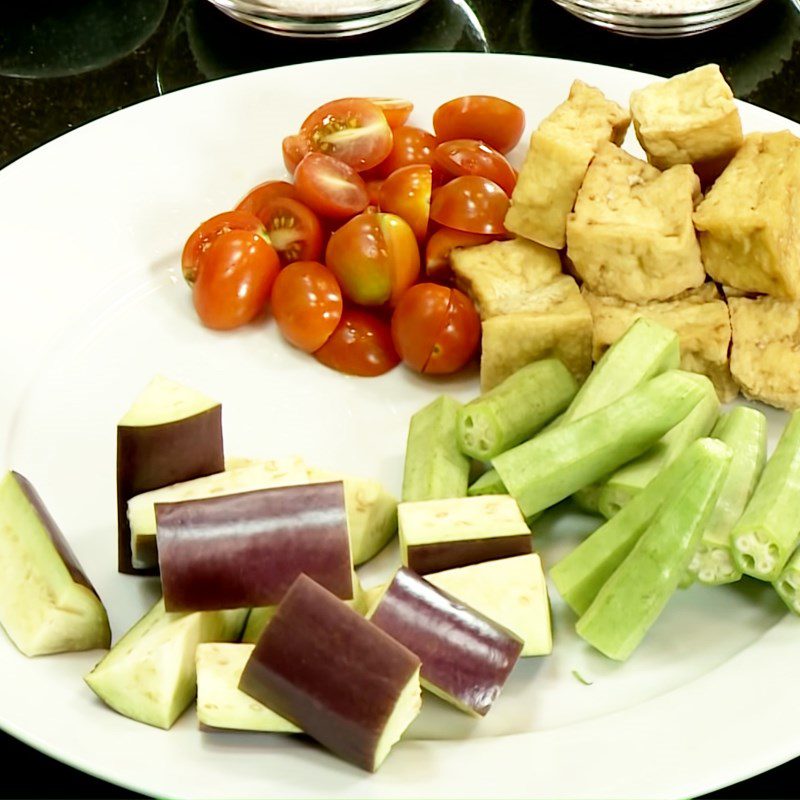 Step 1 Prepare the Vegetables for Spicy Sour Vegetable Curry
