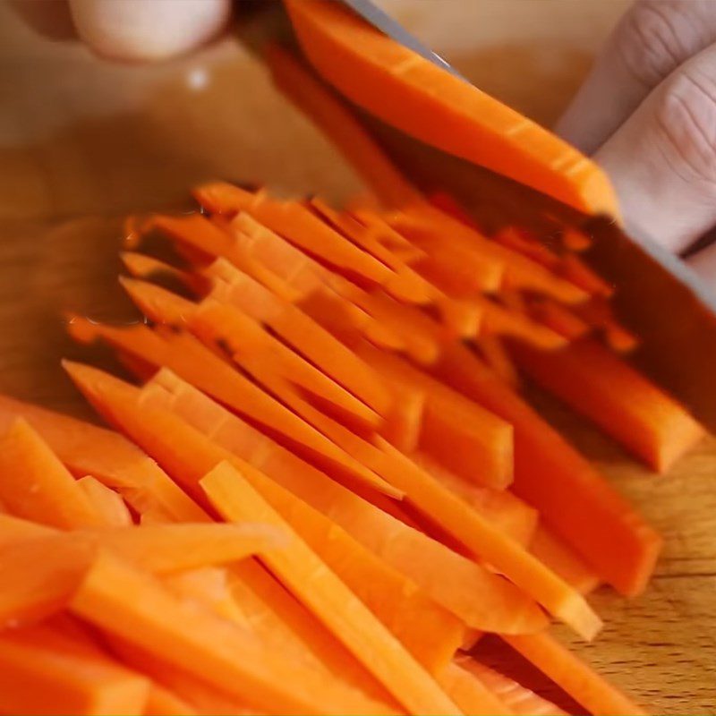 Step 1 Prepare the vegetables for sweet and sour pickled vegetable salad