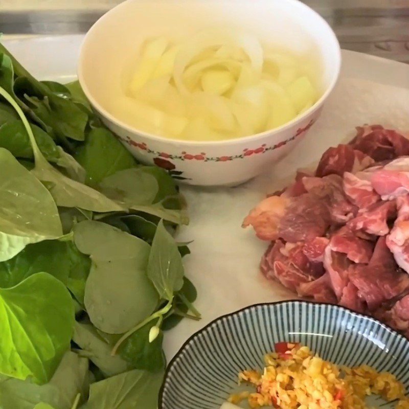 Step 1 Prepare water spinach and onion for Water Spinach Salad with Beef