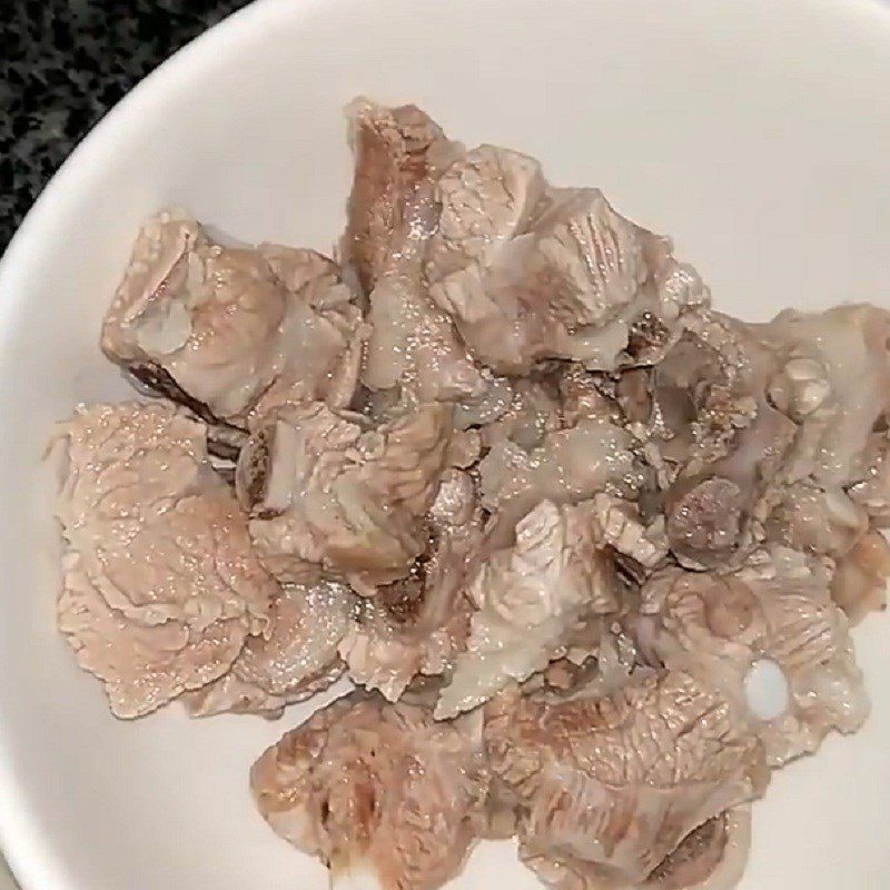 Step 1 Prepare the Ribs for Green Bean and Lotus Seed Porridge