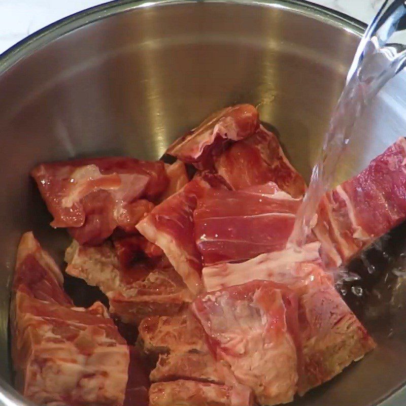 Step 1 Prepare the pork ribs for Korean potato soup