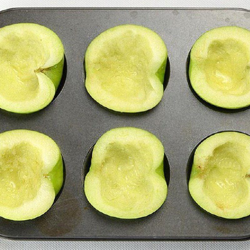 Step 1 Prepare the apples for Caramel Apple Jelly