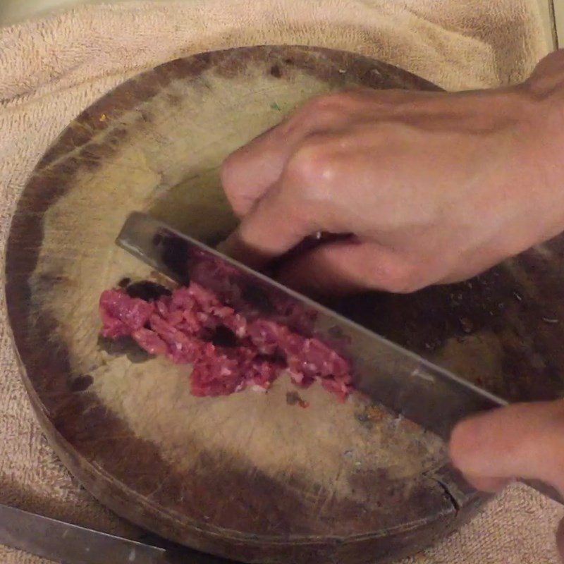 Step 1 Prepare the beef for Beef and Potato Porridge