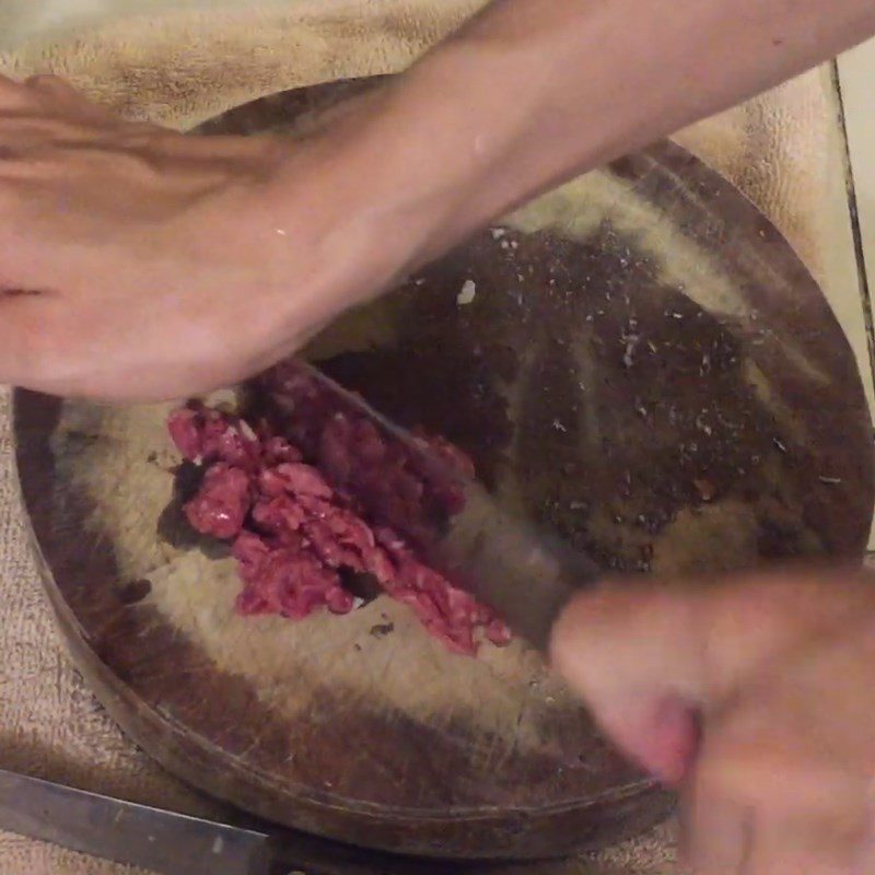 Step 1 Prepare the beef for Beef and Potato Porridge