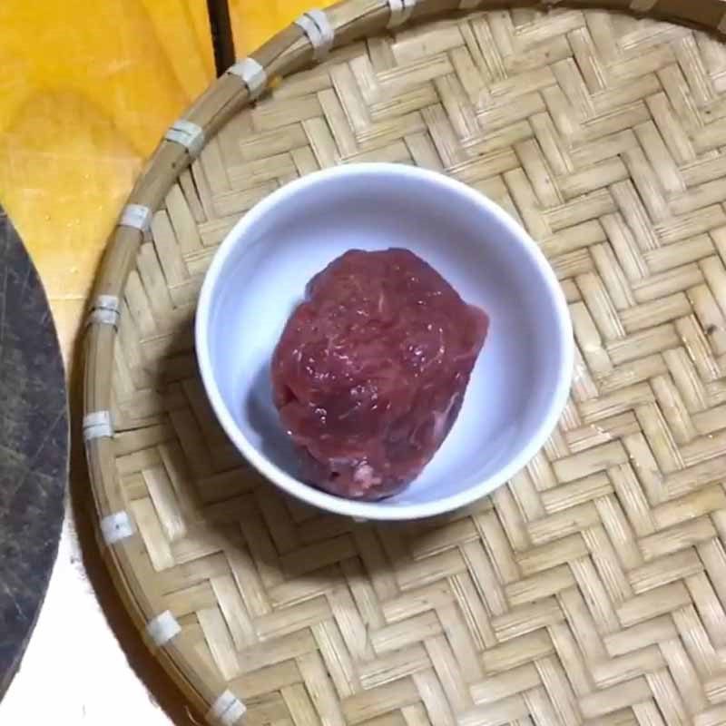Step 1 Prepare and boil the beef for Beef Pumpkin Porridge