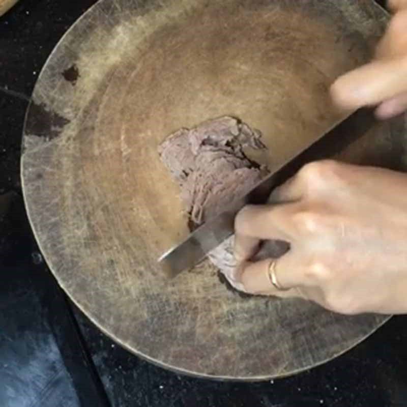 Step 1 Prepare the beef and boil the beef for beef pumpkin porridge