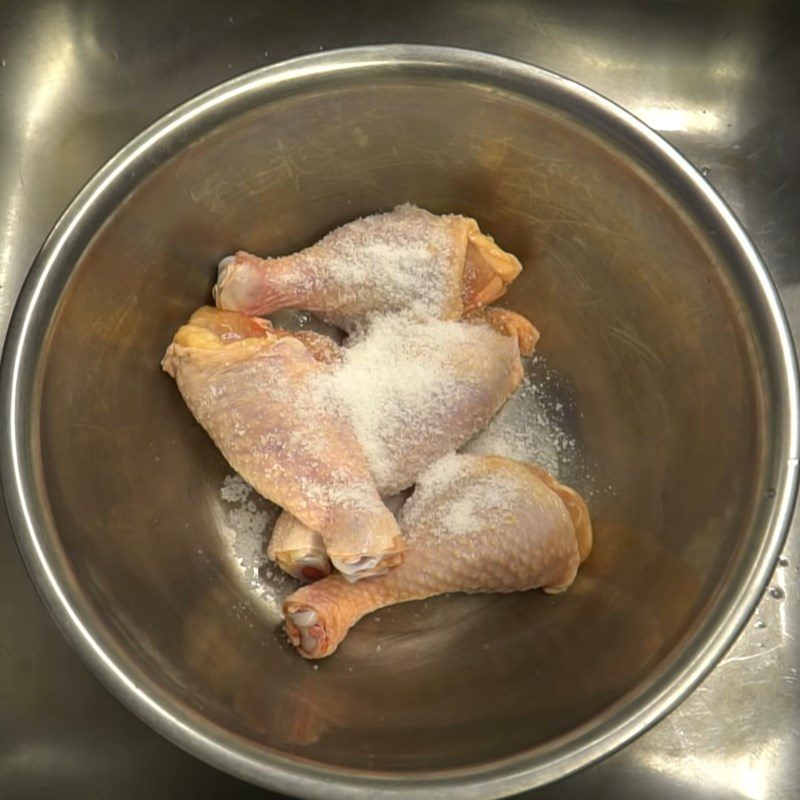 Step 1 Prepare chicken Fried chicken with sesame and Vietnamese coriander