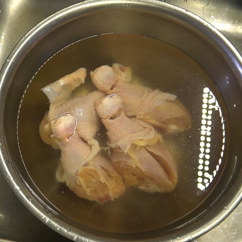 Step 1 Prepare chicken Fried chicken with sesame and Vietnamese coriander