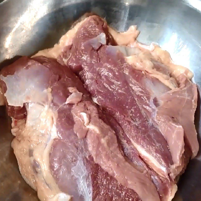 Step 1 Prepare the duck meat and other ingredients Grilled duck meat with ginger fermented rice