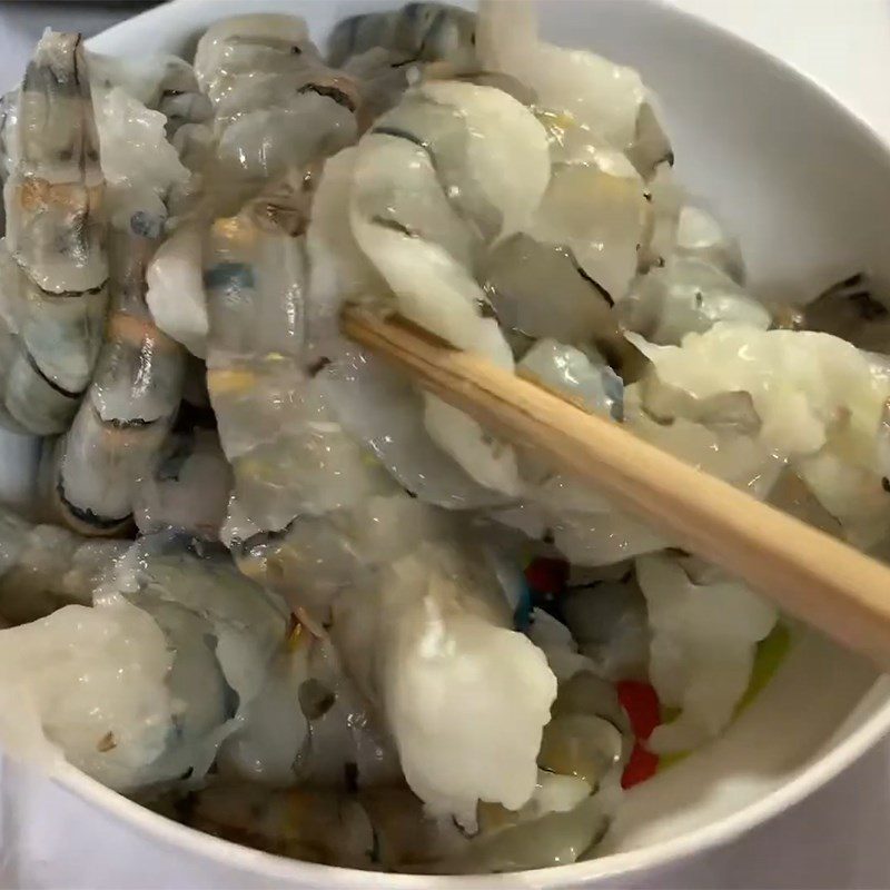 Step 2 Prepare Shrimp Fresh Shrimp Stir-Fried with Dọc Mùng