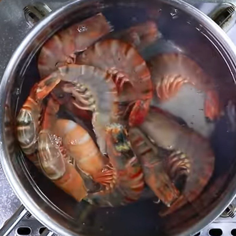 Step 1 Prepare the Shrimp for Hai Phong Shrimp Noodles