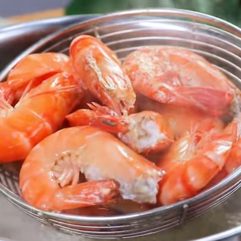 Step 1 Prepare the Shrimp for Hai Phong Shrimp Noodles