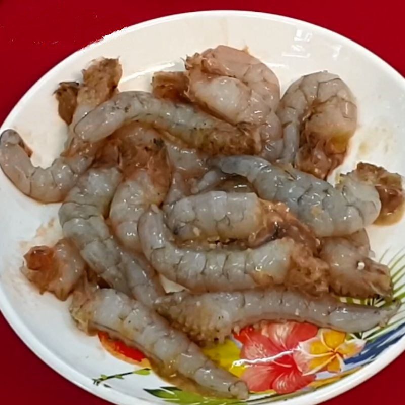 Step 1 Prepare the shrimp Stir-fried shrimp with bamboo shoots